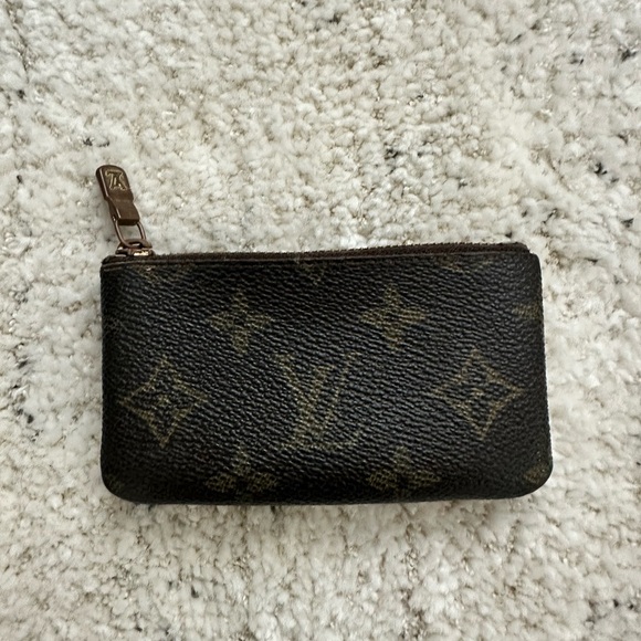 Louis Vuitton Monogram Key Pouch - Authentic - Picture 1 of 5